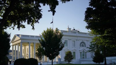 Lamentó la muerte de los 14 militares que dieron su vida por capturar al capo