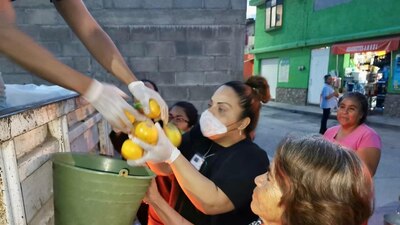 De acuerdo con el legislador, el reparto de naranjas y limones se dio por la petición de los vecinos