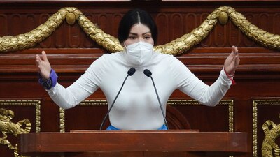 Acusó a Tenoch Huerta de stealthing, durante una relación que tuvieron