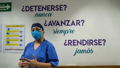 Los trabajadores de la salud trabajan día con día para sacar adelante a los pacientes de COVID-19