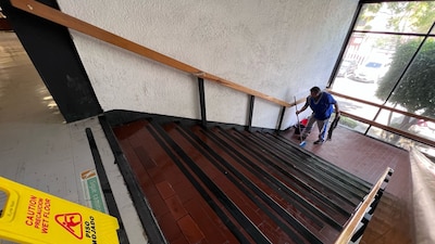 Se manifestaron este martes 25 de junio, por falta de pagos