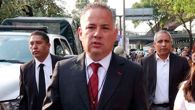 El exfuncionario retomará su campaña por Morena