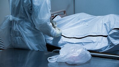 Familiares han tenido que pagar la repatriación de las víctimas del COVID-19