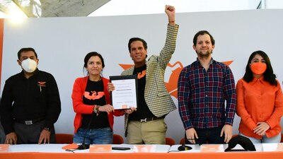 Militantes de Movimiento Ciudadano han argumentado que la trayectoria del empresario va en contra del partido.