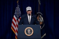 Trump confirma asesinato del líder supremo Ali Jameneí tras bombardeo a Irán