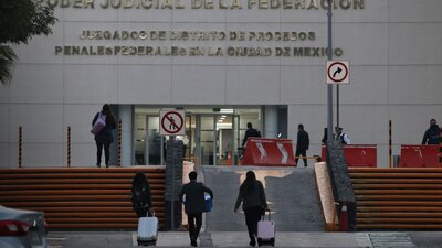Carlos "N" fue detenido en días pasados, se le aseguró un vehículo sin placas y un arma de fuego.