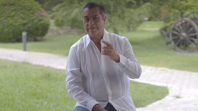 El gobernador con licencia pidió que voten por él y no por los partidos