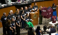 VIDEO: Anaya reta a morenistas a usar playera de apoyo a Rocha Moya... ninguno accedió