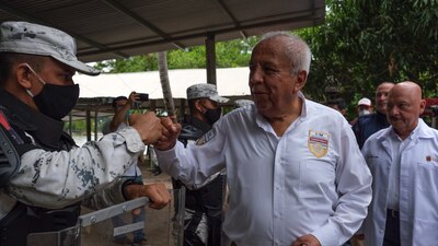 La fiscalía determinó que Garduño fuera separado del cargo, pero un juez lo consideró "inviable"