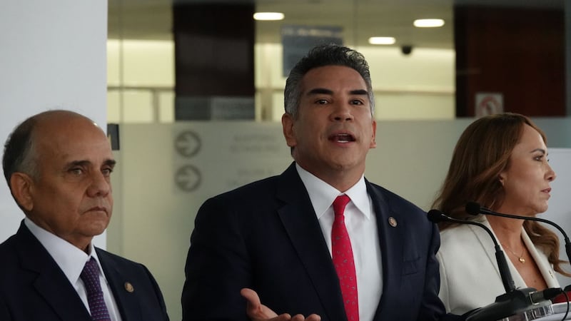 Presidente de España expulsa al PRI de la Internacional Socialista por pleito entre ‘Alito’ y Noroña