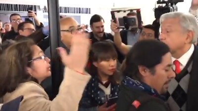 Una trabajadora le externó sus molestias al presidente