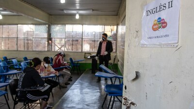 en primaria y secundaria, la calificación mínima será de 6, informó la SEP