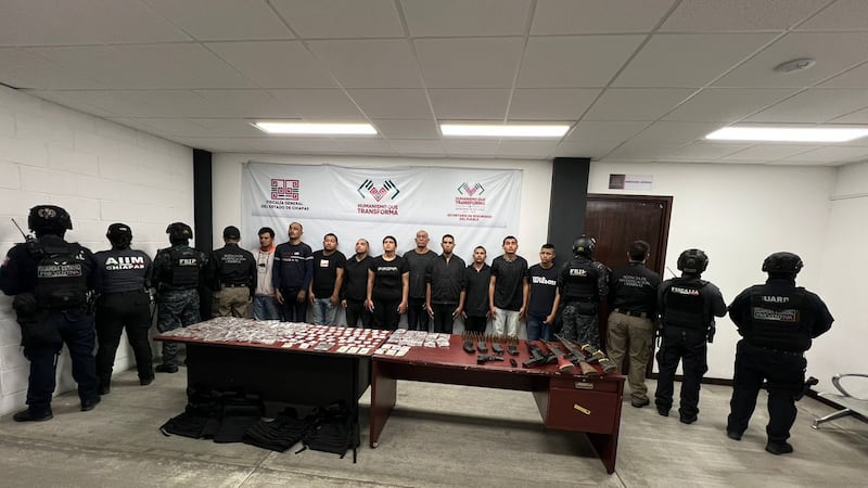 Detienen en Chiapas a 12 integrantes del CJNG; tenían armas, droga y equipo táctico