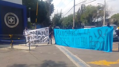 Fanáticos se manifestaron en La Noria por el mal desempeño de los jugadores