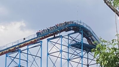 Según reportes en redes sociales, las personas habrían quedado suspendidas hasta por media hora