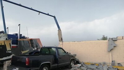 El tornado tiró bardas y afectó diversas zonas del municipio de Apodaca