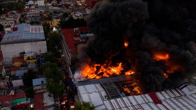 Bomberos atienden el incendio con reservas suficientes de agua: Batres