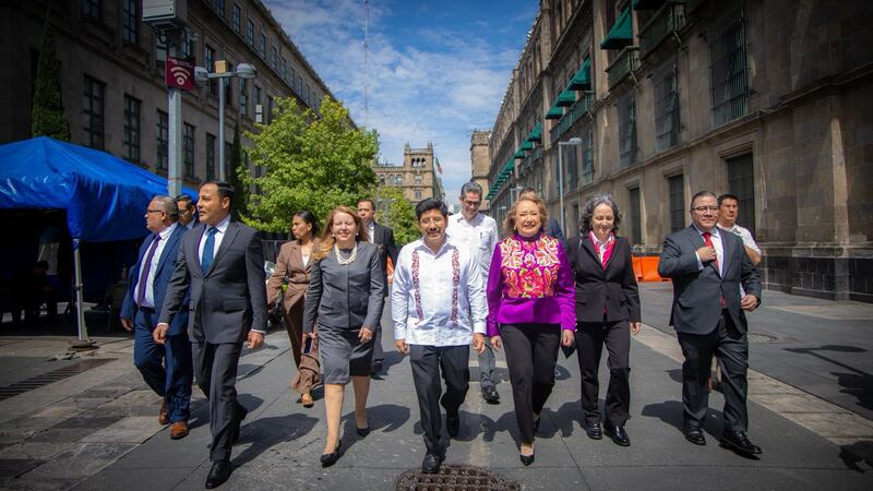 En Primer Informe de Gobierno, Sheinbaum da la bienvenida a la nueva Corte; “acaba la era de nepotismo”