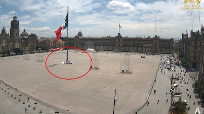 Madres buscadoras se reunieron en el asta bandera y no se han movido pues buscan que las escuchen