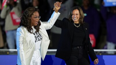 La candidata celebró un evento lleno de famosos