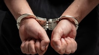 Policías detienen a hombre que abandonó un cadáver en calles de Tepito