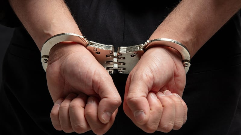 Policías detienen a hombre que abandonó un cadáver en calles de Tepito