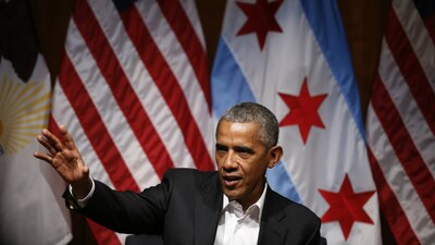 El expresidente reapareció en la Universidad de Chicago