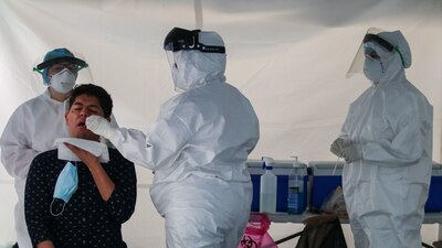 Los casos sospechosos suman 75 mil 159, de acuerdo con datos de la Secretaría de Salud