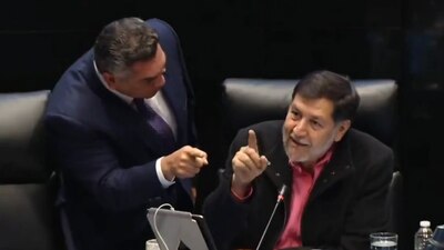 Los legisladores peleaban porque supuestamente, el morenista no le daba la palabra a los del PRI