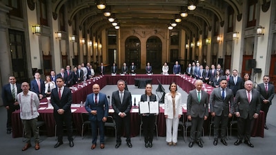 Sheinbaum acuerda precio de gasolina