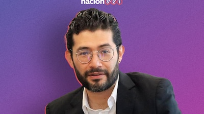 Marath Bolaños López es licenciado en Relaciones Internacionales por la UNAM
