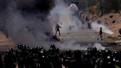Un grupo de seguidores de Evo Morales tomó un cuartel militar