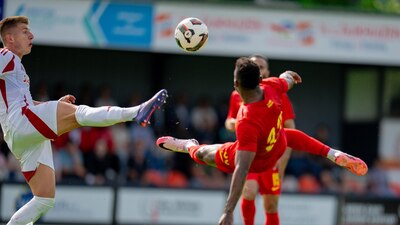 Quiñones se elevó y remató de tijera con la pierna derecha, en una 'acrobacia' futbolera