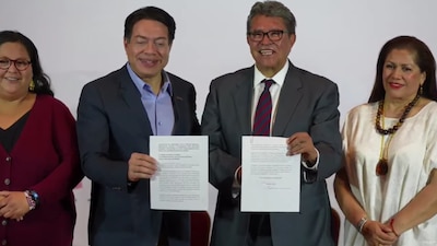 La documentación de Ricardo Monreal para ser aspirante a proceso interno de Morena