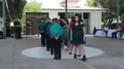 Para su graduación buscaron darle un toque diferente a los clásicos vals