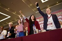 Morena prohíbe a militantes uso de aviones privados, joyería y “excentricidades”