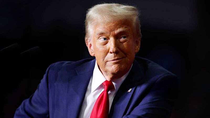 Trump prohíbe el ingreso a EU de ciudadanos de 12 países; alega “seguridad nacional”