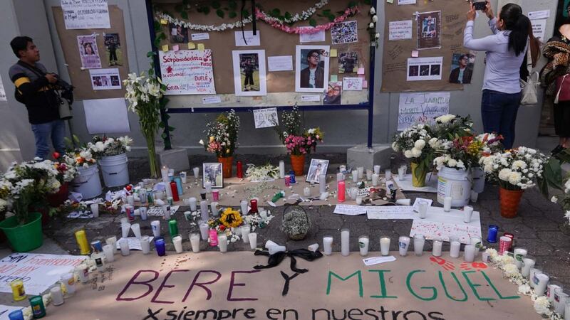 FES Aragón rinde homenaje a Berenice Giles y Miguel Rojas tras tragedia en ‘AXE Ceremonia’