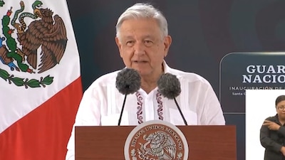 El presidente celebró que Claudia Sheinbaum se convertirá en la primera comandante suprema de las fuerzas armadas