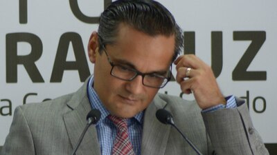 El ahora exfiscal no cumplió con la revalidación de certificado de confianza