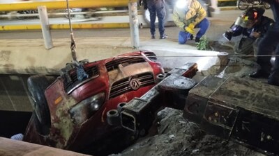 El conductor falleció de forma inmediata tras impactarse en el camellón