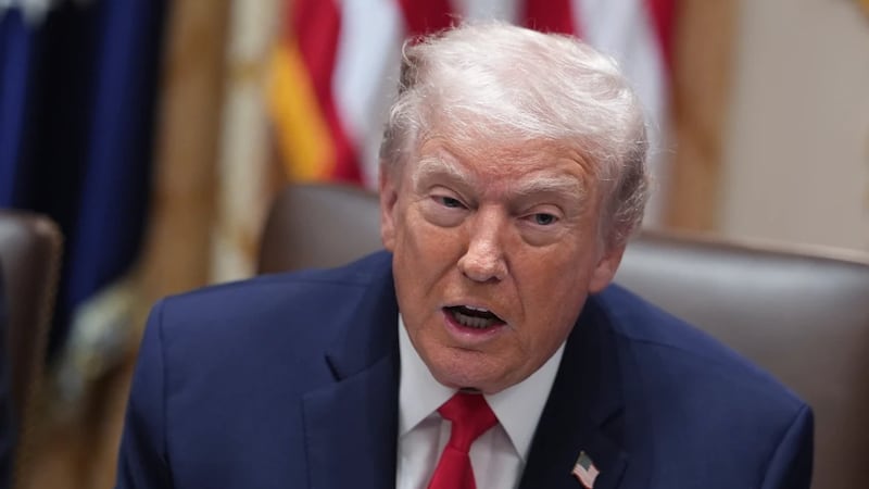 Trump firma orden para imponer aranceles a países que suministren petróleo a Cuba