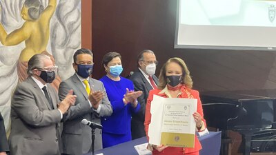 En junio de 2021, Yasmín Esquivel recibió una distinción de la UNAM por su trayectoria jurídica y académica.