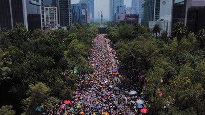 CIUDAD DE MÉXICO, 27JUNIO2026.- Miles de integrantes de la población LGBTTTIQPA+ marcharon del Ángel de la Independencia al Centro Histórico para conmemorar la 47 edición de la Marcha del Orgullo.
FOTO: GALO CAÑAS/CUARTOSCURO.COM