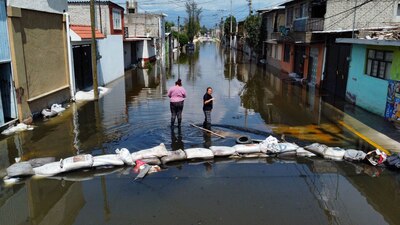 Las familias de Chalco lamentan los bienes perdidos en la inundación