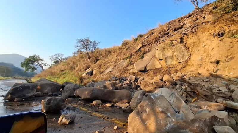 ¿Qué carreteras presentan afectaciones tras el sismo del 2 de enero en Guerrero?