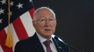 Salazar admitió que armas del Ejército de EU han matado a personas