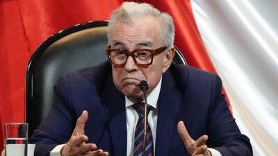 El gobernador retó a los ciudadanos a conseguir firmas para revocarlo