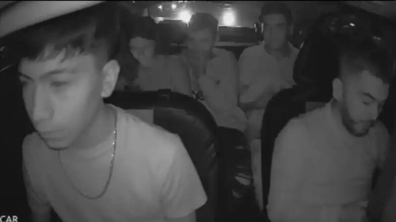 En pleno viaje, pasajero de Uber 'cacha' infidelidad de su novia