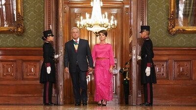 La doctora en letras se ha caracterizado por elegir a diseñadores mexicanos.